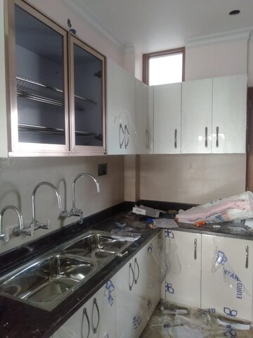 Kitchen in 3.5 BHK Apartment at Omaxe R2, Gomti Nagar – for Sale