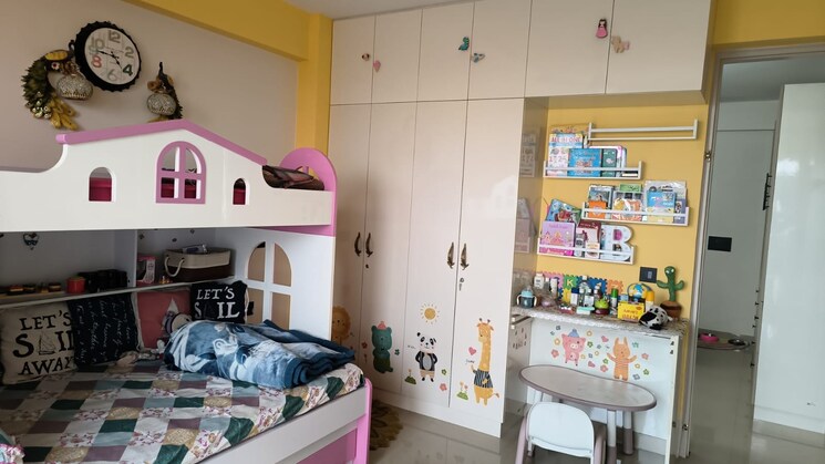 Master Bedroom, shree-vardhman-flora 4 Bedroom 2500 Sq.Ft. Builder Floor In Sector 90 Gurgaon 8155726