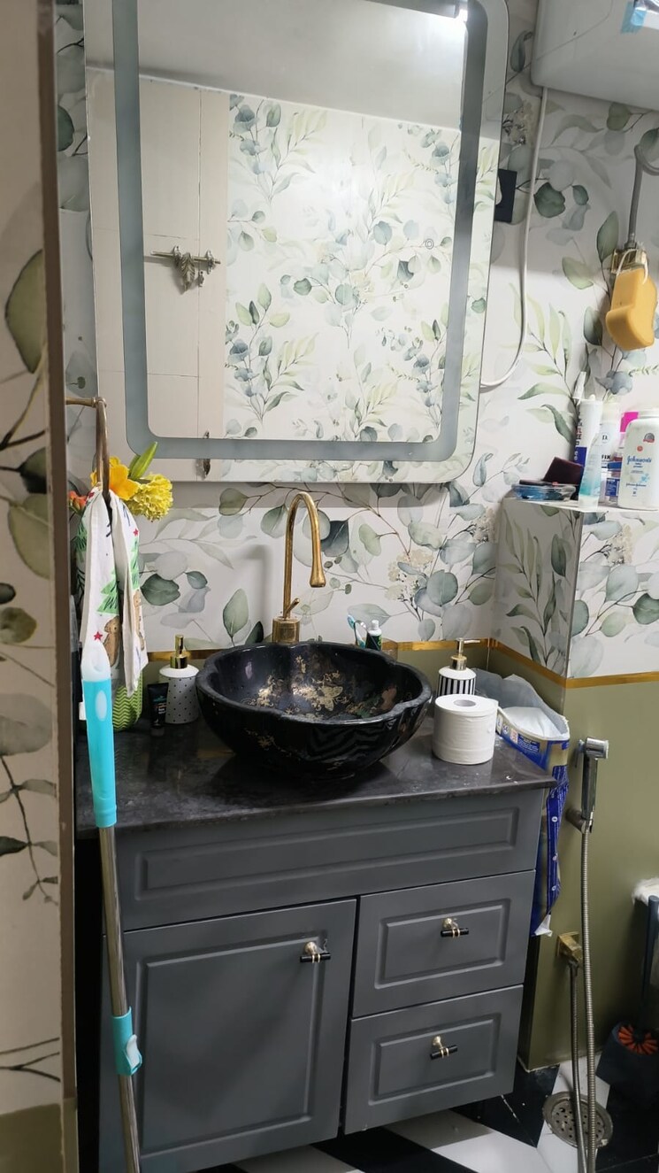 Master Bedroom, shree-vardhman-flora 4 Bedroom 2500 Sq.Ft. Builder Floor In Sector 90 Gurgaon 8155726