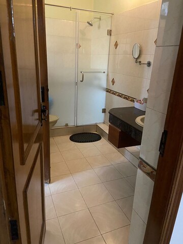 Bathroom in 2 BHK Builder Floor at RWA Apartments Sector 30, Sector 30 – for Rent