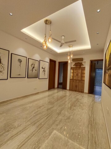 Room in 4 BHK Builder Floor at Unitech South City II, Sector 50 – for Rent