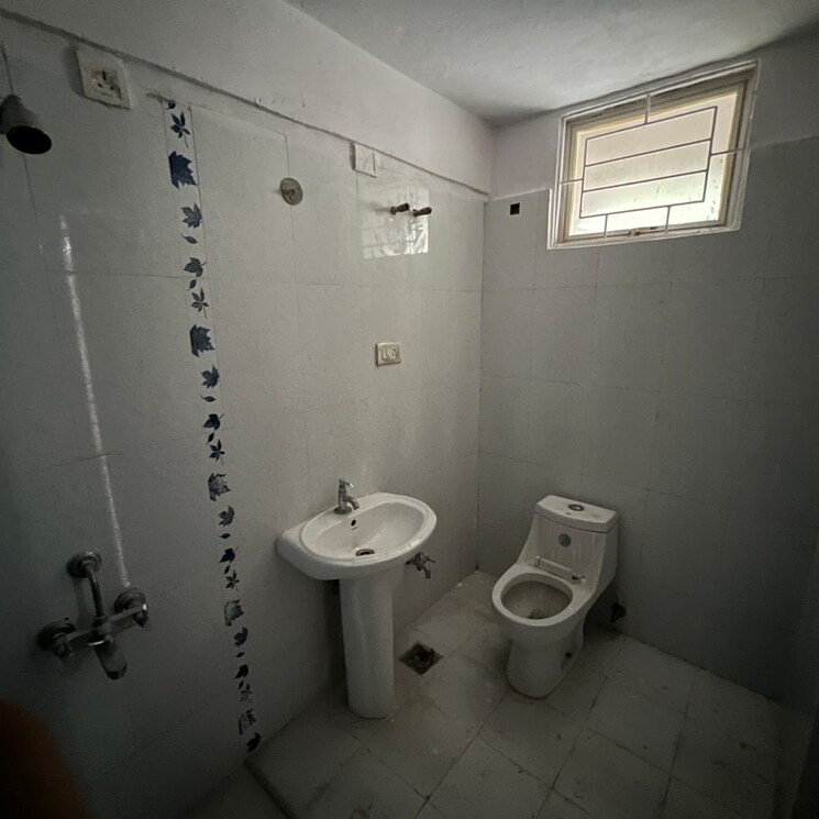 Bathroom, modi-greenwood-residency 3 Bedroom 1565 Sq.Ft. Apartment In Yapral Hyderabad 8155769