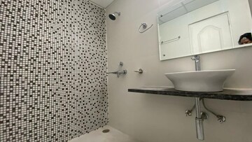 Bathroom in 2.5 BHK Apartment at Ansal Sushant Golf city, Sushant Golf City – for Rent