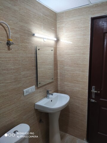 Bathroom in 3.5 BHK Apartment at Omaxe The Palace, Gomti Nagar – for Rent