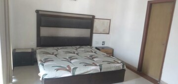 Bedroom in 4 BHK Apartment at Vip Road – for Rent
