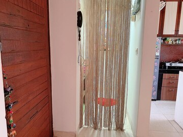 Furnished Amenities in 1 BHK Apartment at Andheri West – for Rent