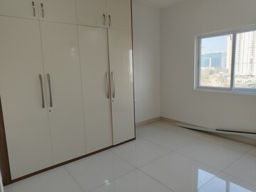 Room in 3.5 BHK Apartment at Prestige Tranquil, Kokapet – for Rent