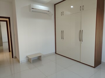 Room in 3.5 BHK Apartment at Prestige Tranquil, Kokapet – for Rent