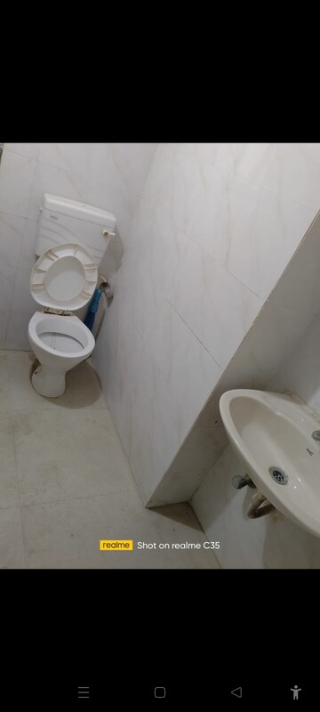 Bathroom in 1 RK Apartment at Mamata Apartments, Prabhadevi – for Rent