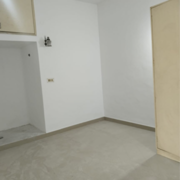 Room in 2 BHK Builder Floor at Saket – for Rent