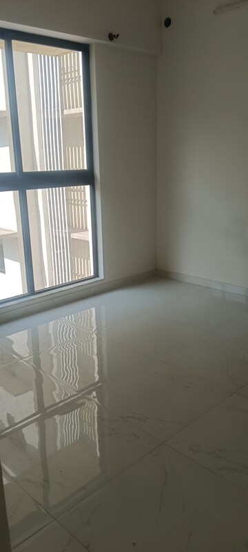 Room in 1 BHK Apartment at Runwal Gardens, Dombivli East – for Rent