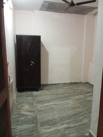 Room in 1 RK Builder Floor at Sector 45 – for Rent
