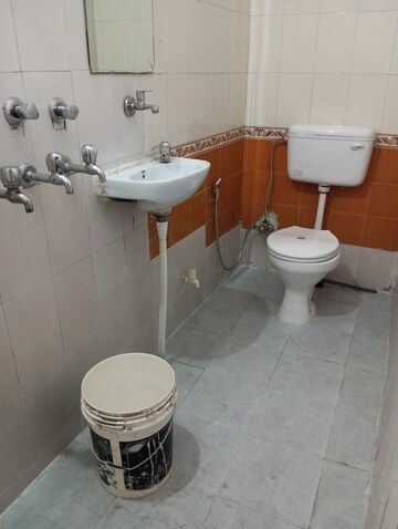 Bathroom in 1 RK Builder Floor at Sector 45 – for Rent