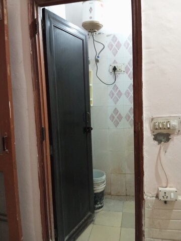 Bathroom in 1 RK Builder Floor at Sector 45 – for Rent