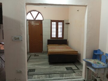Living Room in 1 RK Builder Floor at Sector 41 – for Rent