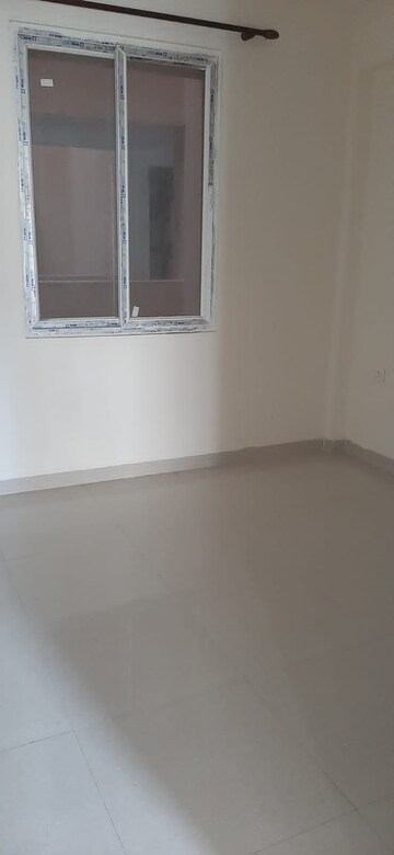 Room in 3 BHK Apartment at Doon Golden Manor, Makka Wala – for Rent