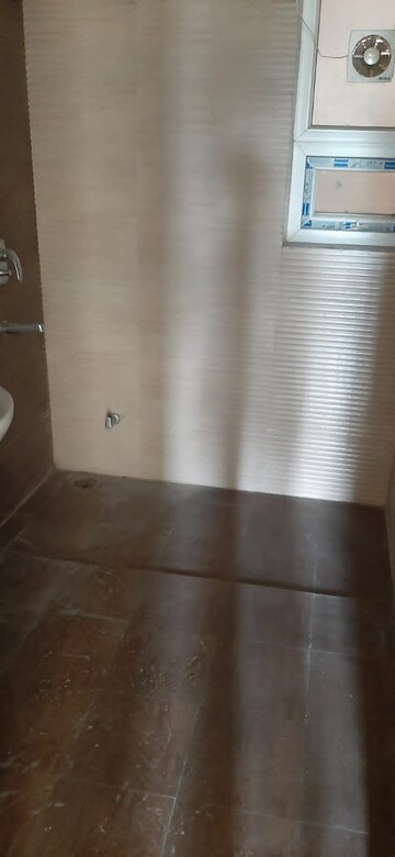 Bathroom in 3 BHK Apartment at Doon Golden Manor, Makka Wala – for Rent