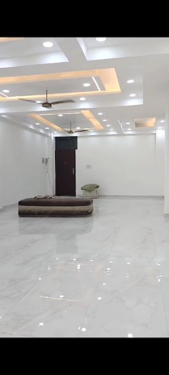 Commercial Showroom 1000 Sq.Ft. For Rent in Shakti Khand 2 Ghaziabad  8156004