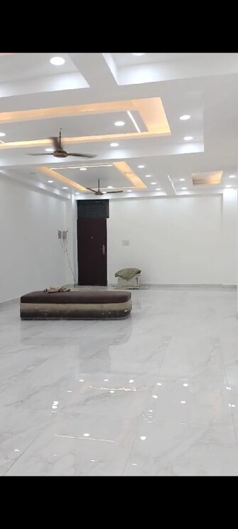 Commercial Showroom 1000 Sq.Ft. For Rent in Shakti Khand 2 Ghaziabad  8156004