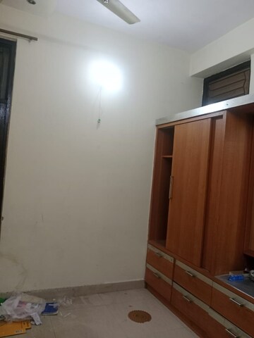 Room in 2 BHK Builder Floor at RWA Gyan Khand 3, Indrapuram – for Rent