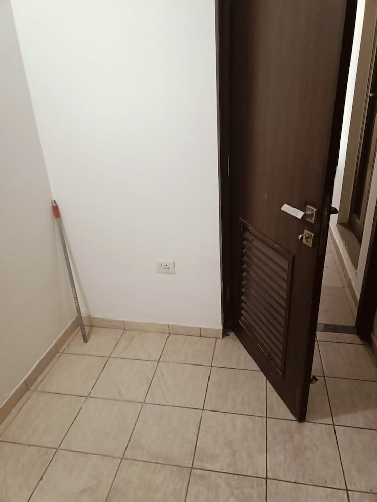 Bathroom, tata-primanti-tower-residences 4 Bedroom 3355 Sq.Ft. Apartment In Sector 72 Gurgaon 8156035