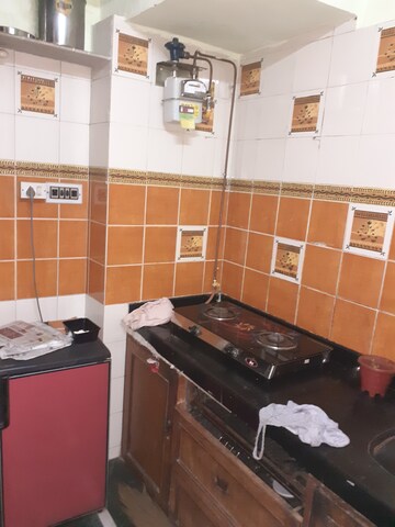Furnished Amenities in 1 BHK Apartment at Goregaon East – for Rent