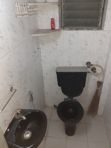 Team Area in 1 BHK Apartment at Goregaon East – for Rent