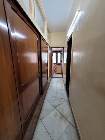 Building Lobby in 1.5 BHK Builder Floor at South Extension ii – for Rent