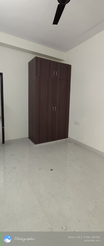 Room in 2 BHK Builder Floor at Palam Vihar Extension – for Rent