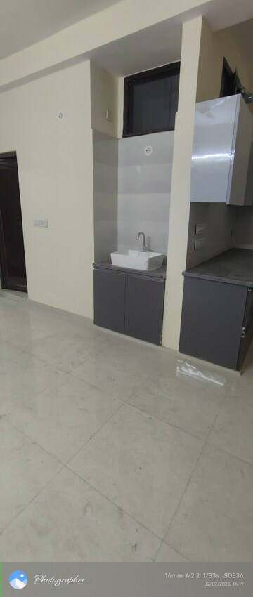 Room in 2 BHK Builder Floor at Palam Vihar Extension – for Rent