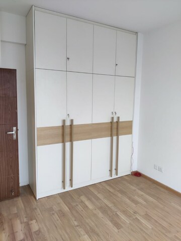 Room in 3 BHK Apartment at Shapoorji Pallonji Joyville Phase 2, Sector 102 – for Rent
