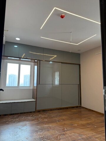 Room in 3 BHK Apartment at Prestige Tranquil, Kokapet – for Rent