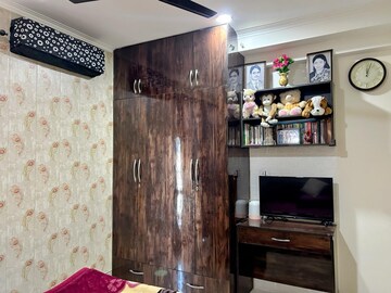 Furnished Amenities in 2.5 BHK Apartment at Mahagun Mywoods, Sector 16c Greater Noida – for Rent