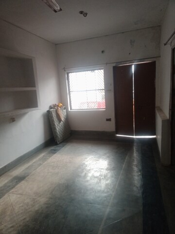Room in 2 BHK Villa at Aliganj – for Rent