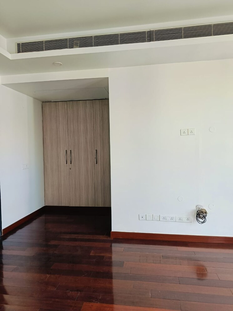 Room, sector 54 4 Bedroom 4500 Sq.Ft. Penthouse In Sector 54 Gurgaon 8156363