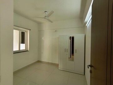 Room in 2.5 BHK Apartment at Ambience Courtyard, Manikonda – for Rent