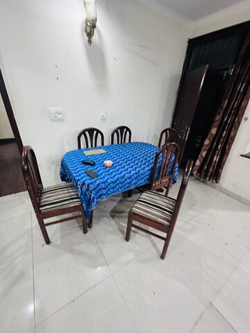 Team Area in 2 BHK Apartment at Surya Towers Zirakpur, Lohgarh – for Rent