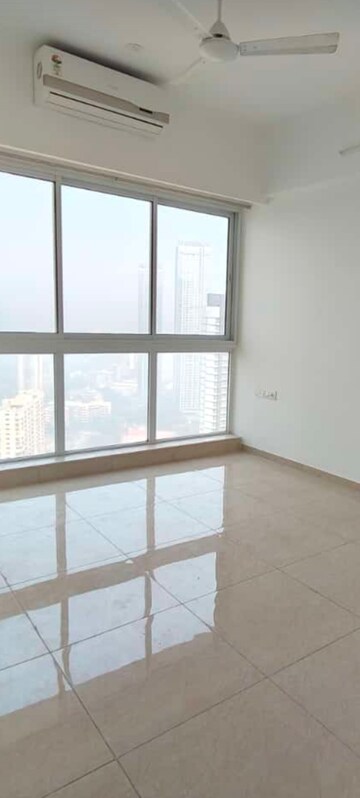 Room in 2 BHK Apartment at Mermit Tower, Lower Parel – for Rent