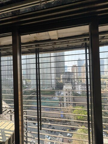 Room in 2.5 BHK Apartment at Darshan Heights Parel, Parel – for Rent