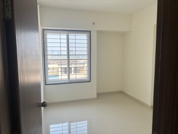 Room in 3 BHK Apartment at Ghorpadi – for Sale
