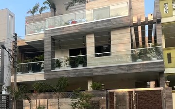 2 BHK Builder Floor For Rent in Gomti Nagar