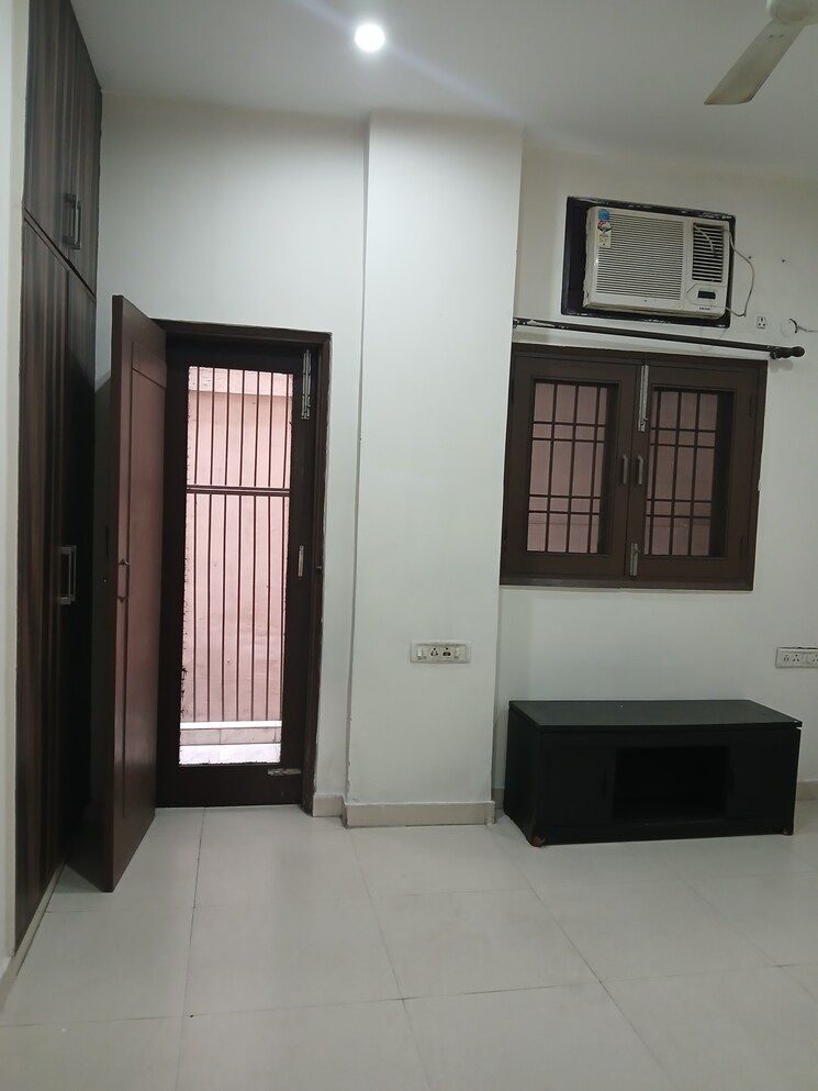 Exterior View, rwa-apartments-sector-122 2 Bedroom 112 Sq.Mt. Villa In Sector 122 Noida 8156480
