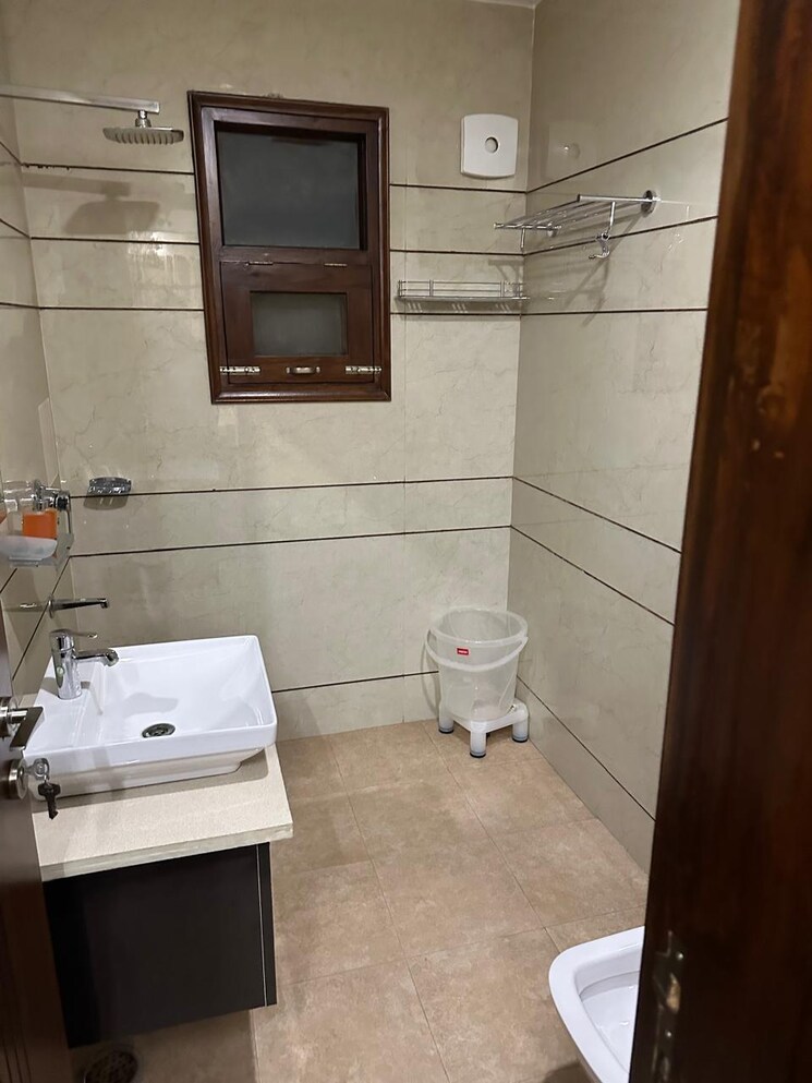 Bathroom, puri-vip-floors 4 Bedroom 4500 Sq.Ft. Apartment In Sector 81 Faridabad 8156474