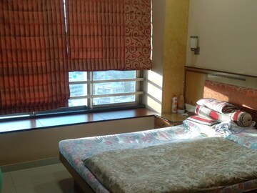 Bedroom in 3 BHK Apartment at Oberoi Springs, Andheri West – for Rent