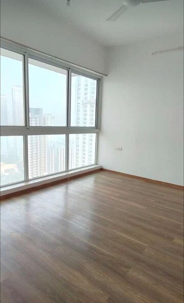 Room in 2 BHK Apartment at Lodha Vista, Lower Parel – for Rent