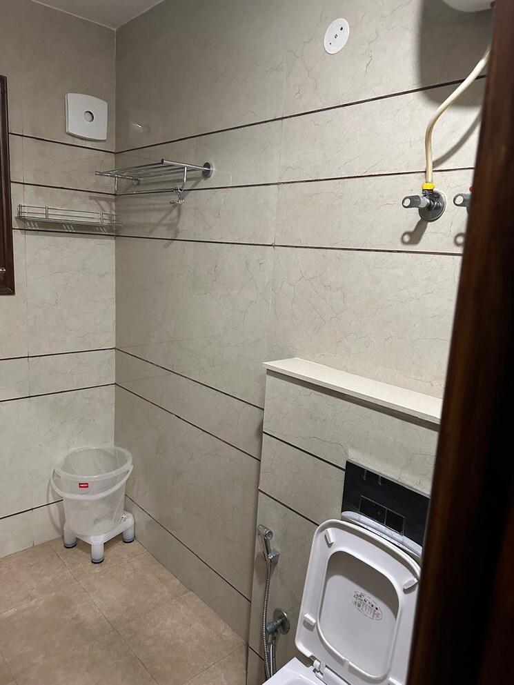 Bathroom, puri-kohinoor 3 Bedroom 1350 Sq.Ft. Builder Floor In Sector 89 Faridabad 8156566