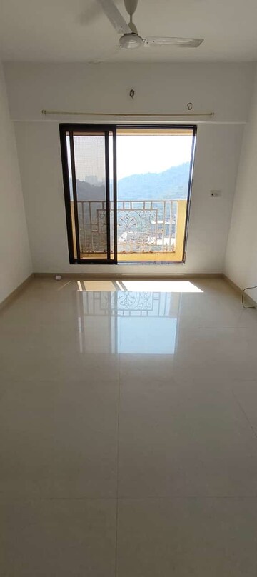 Room in 1 BHK Apartment at Lalani Residency, Kavesar – for Rent