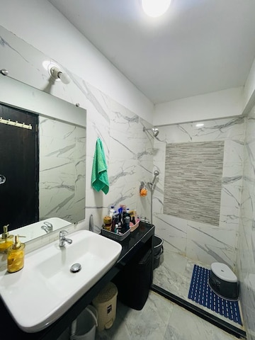 Master Bedroom in 2.5 BHK Apartment at Hubtown Hill Crest, Andheri East – for Rent
