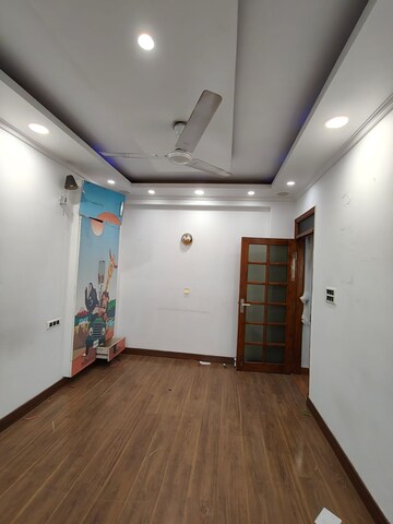 Room in 3 BHK Apartment at Sector 18, Dwarka – for Rent