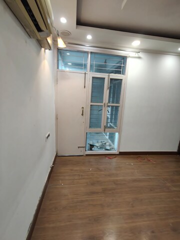 Room in 3 BHK Apartment at Sector 18, Dwarka – for Rent
